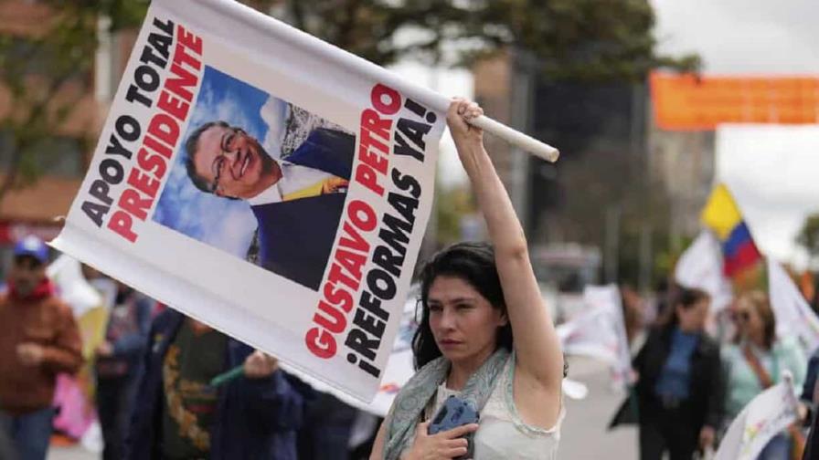 Miles marchan en apoyo a reformas, pero en menor número del esperado por Petro Miles marchan en apoyo a reformas, pero en menor número del esperado por Petro