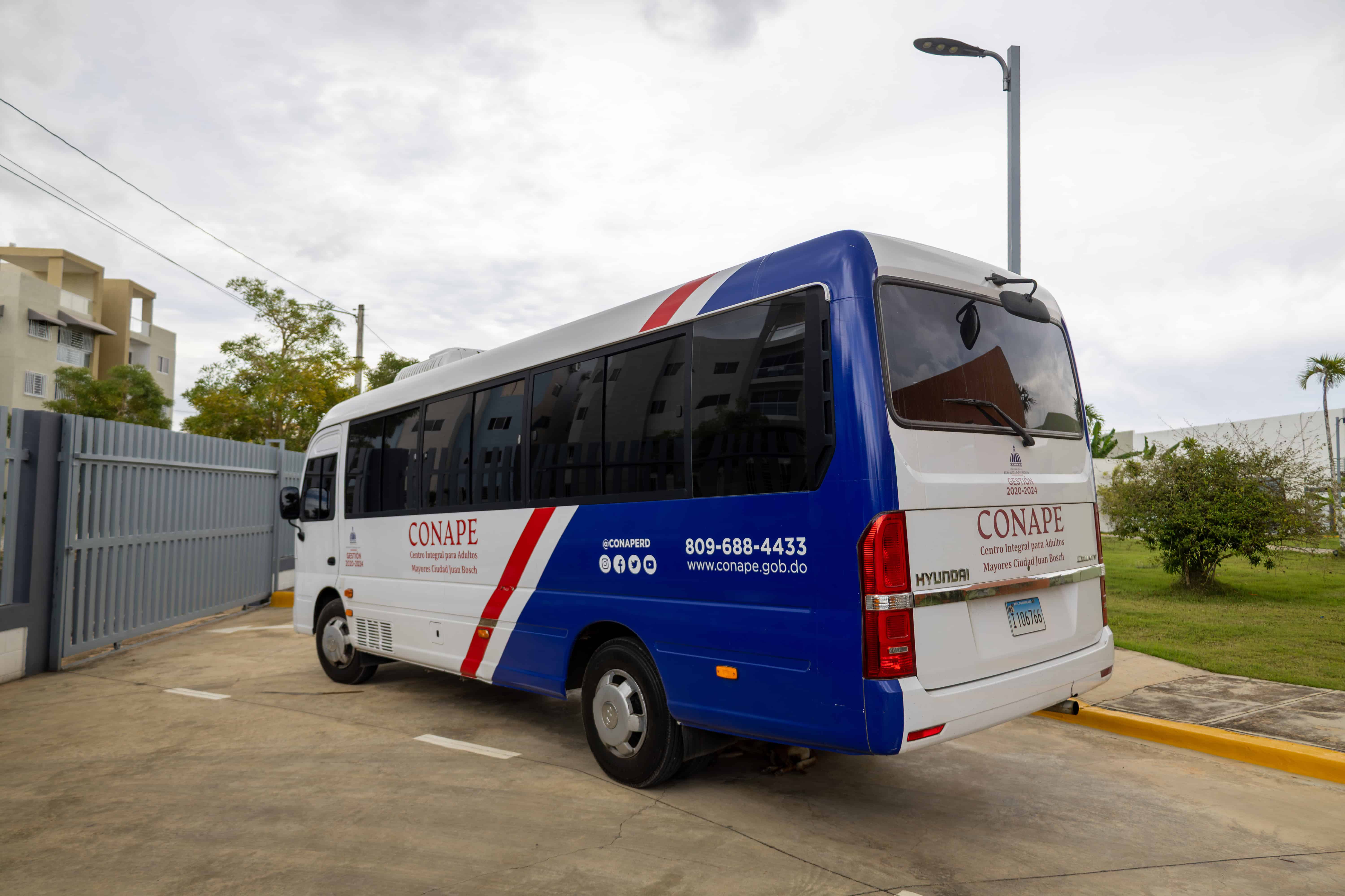 Autobús utilizado para el transporte de los enjecientes. 