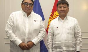 Miguel Calzada ofrece recepción al embajador de Mongolia Zoljargal Sesser Miguel Calzada ofrece recepción al embajador de Mongolia Zoljargal Sesser