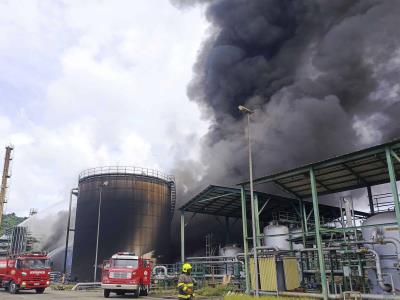 Incendio en refinería de Ecuador provoca emergencia en Esmeraldas
