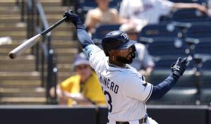 Junior Caminero cada batazo en MLB lo aleja del Escogido