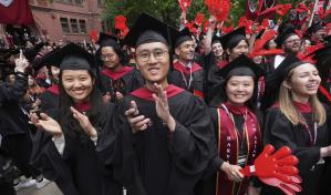 Las oportunidades profesionales en Estados Unidos se reducen para los estudiantes internacionales