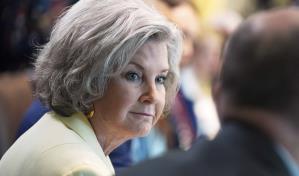 Gobierno de EE. UU. investiga mensajes que suplantan a la jefa de despacho de Trump