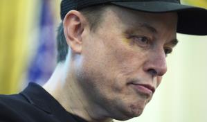 Musk luce un moretón en el ojo en su despedida y lo atribuye a un puñetazo de su hijo Musk luce un moretón en el ojo en su despedida y lo atribuye a un puñetazo de su hijo