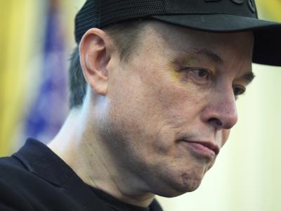 Elon Musk y su hijo: incidente con un puñetazo