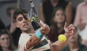 Campeón defensor Alcaraz avanza con esfuerzo a 4ta ronda del Abierto de Francia