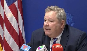 El jefe de la diplomacia de EE. UU. en La Habana pide apoyos para transici&oacute;n pac&iacute;fica en Cuba