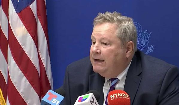 El jefe de la diplomacia de EE. UU. en La Habana pide apoyos para transici&oacute;n pac&iacute;fica en Cuba