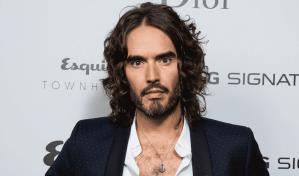 El actor Russell Brand se declara no culpable de cinco delitos de violencia sexual