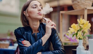 Salud P&uacute;blica busca prohibir el uso de vapes en lugares p&uacute;blicos cerrados
