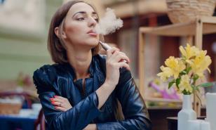 Salud P&uacute;blica busca prohibir el uso de vapes en lugares p&uacute;blicos cerrados