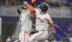 Chapman conecta jonrón, Harrison lanza 5 entradas sin carreras y Gigantes vencen a Marlins