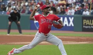Soriano lanza 6 entradas sin carreras y Angelinos derrotan a Guardianes en el regreso de Trout