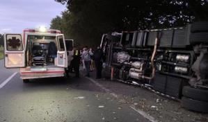 Una menor muerta y 22 heridos al volcarse bus que llevaba un equipo de fútbol en Colombia