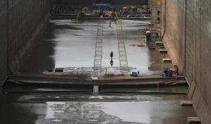 Cinco días sin agua: el histórico Canal de Panamá vacía una de sus esclusas para mantenimiento