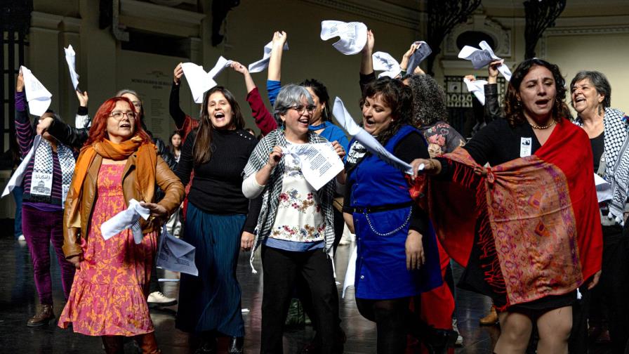"Canta comadre, canta!", el canto" reparador" contra violencia machista que sonó en Chile