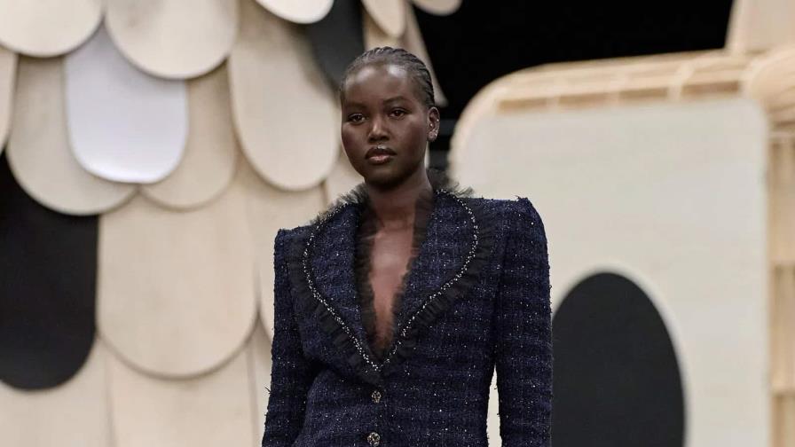 El tejido de lana tweed, una tradición que se perpetúa en una isla al norte de Escocia