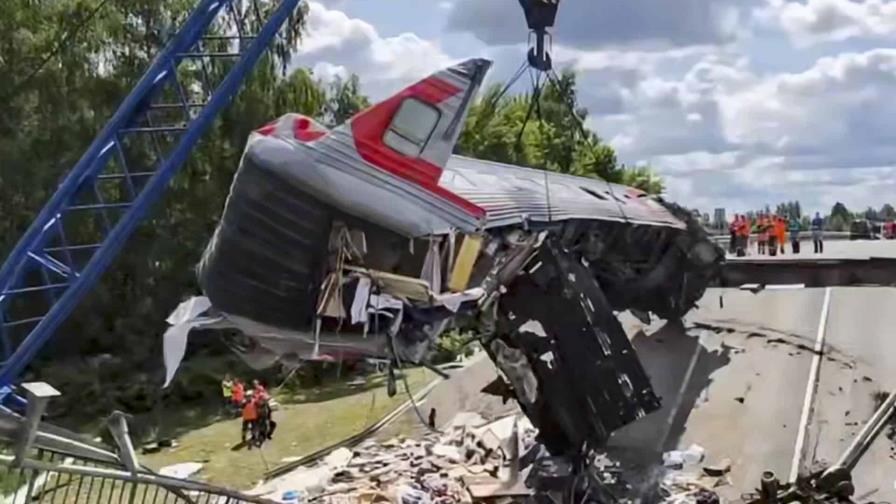 El derrumbe de dos puentes en Rusia fue causado por explosiones, según los investigadores