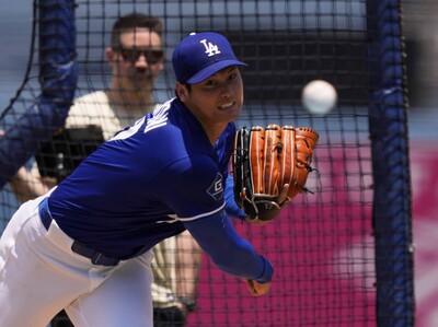 Ohtani retorna al montículo y poncha a cuatro