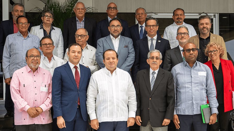 El CES reprograma para el 5 de junio el diálogo entre Abinader y los expresidentes