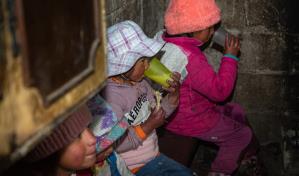 El 49.4 % de los niños y niñas en Ecuador viven en una situación de pobreza