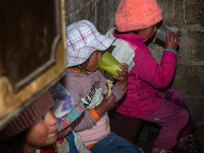 Casi 50% de los niños y niñas en Ecuador viven en pobreza