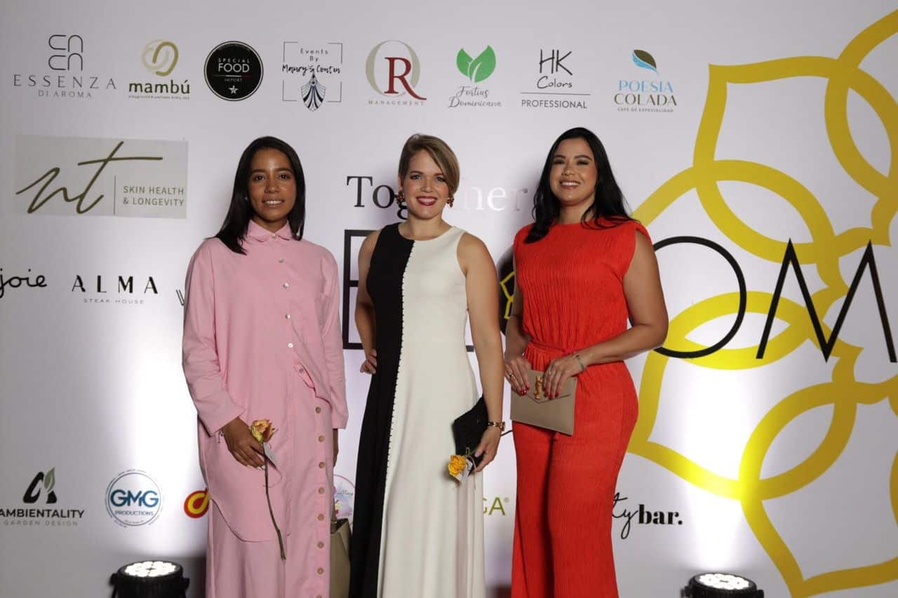 Patricia Acosta, Zeny Leyva y María Angélica Ureña.
