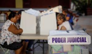México concluye su inédita elección judicial con expectativa de una baja participación