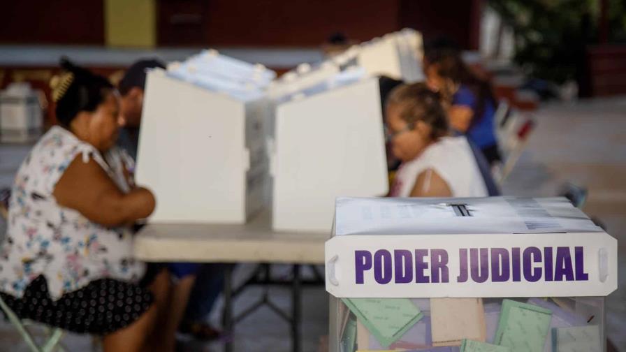 México concluye su inédita elección judicial con expectativa de una baja participación