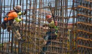La mano de obra sube 12 % en agosto e incide sobre los costos de construcci&oacute;n de viviendas