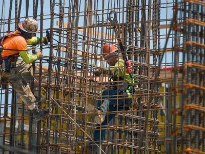 Redadas migratorias en EE. UU. amenazan sector construcción
