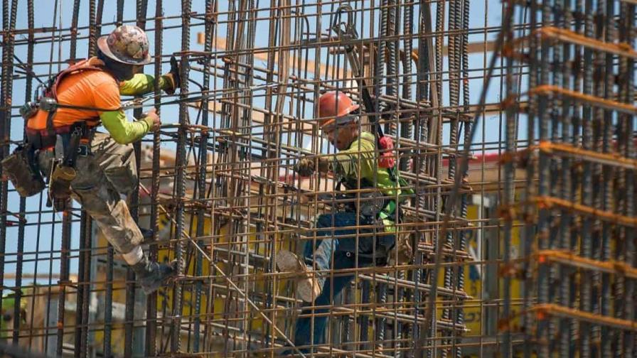 Las redadas migratorias en obras amenazan la industria de la construcción en EE. UU. Las redadas migratorias en obras amenazan la industria de la construcción en EE. UU.
