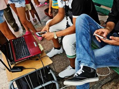 Universitarios en Cuba protestan por demandas sociales