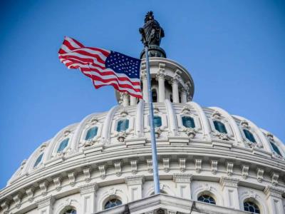 Senadores inician ardua negociación para probar plan fiscal de Trump