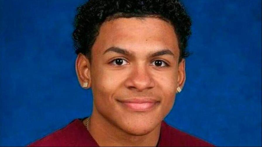 Reducen condena a pandillero por el asesinato del joven dominicano Lesandro "Junior" Guzmán en NY Reducen condena a pandillero por el asesinato del joven dominicano Lesandro "Junior" Guzmán en NY
