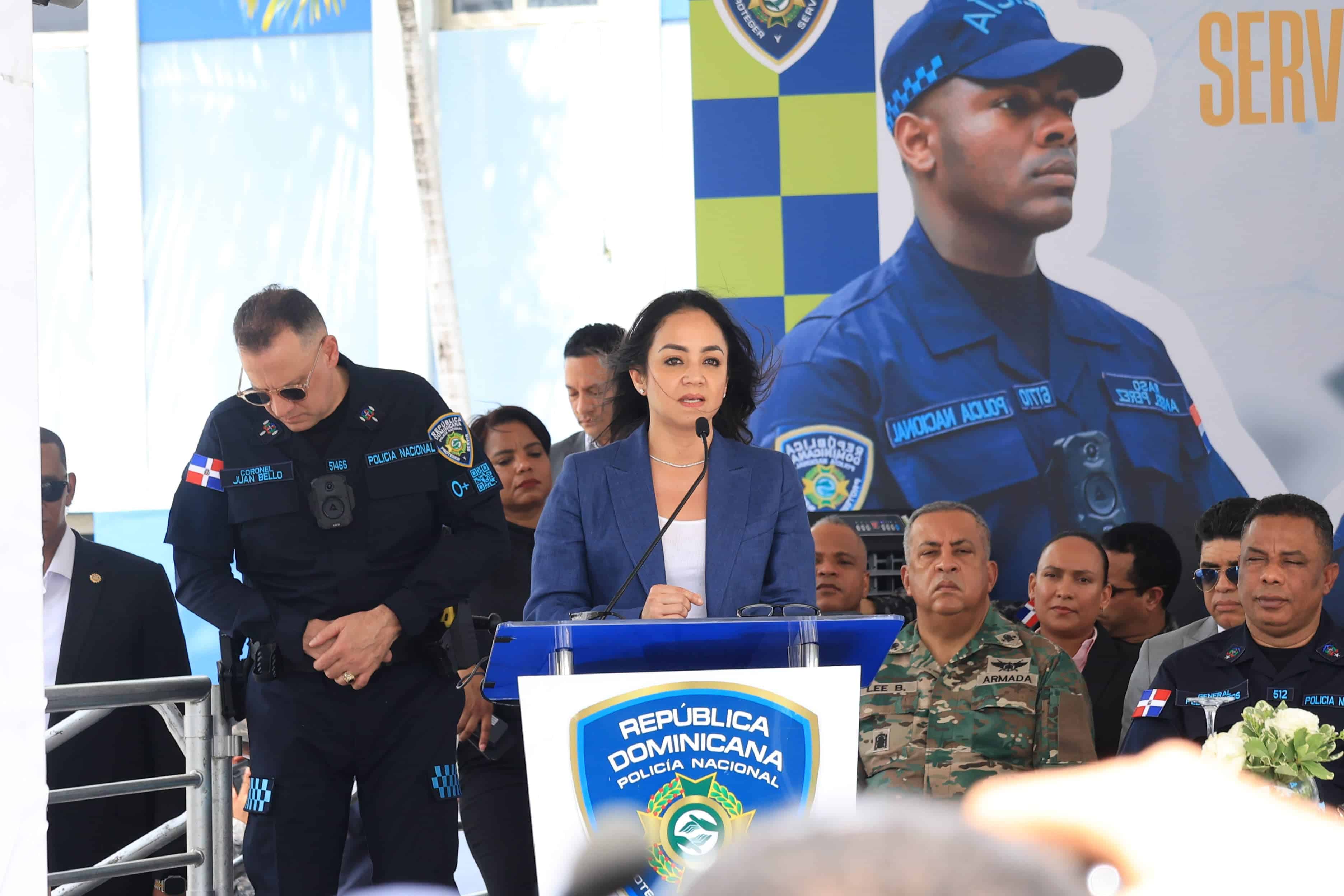 La ministra de Interior y Policía, Faride Raful, durante su discurso en el acto de lanzamiento oficial del nuevo modelo de patrullaje, este 2 de junio de 2025.