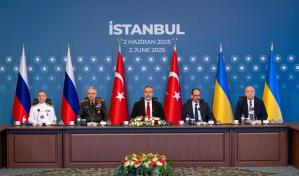 Rusia y Ucrania acuerdan intercambiar prisioneros jóvenes y heridos durante negociación