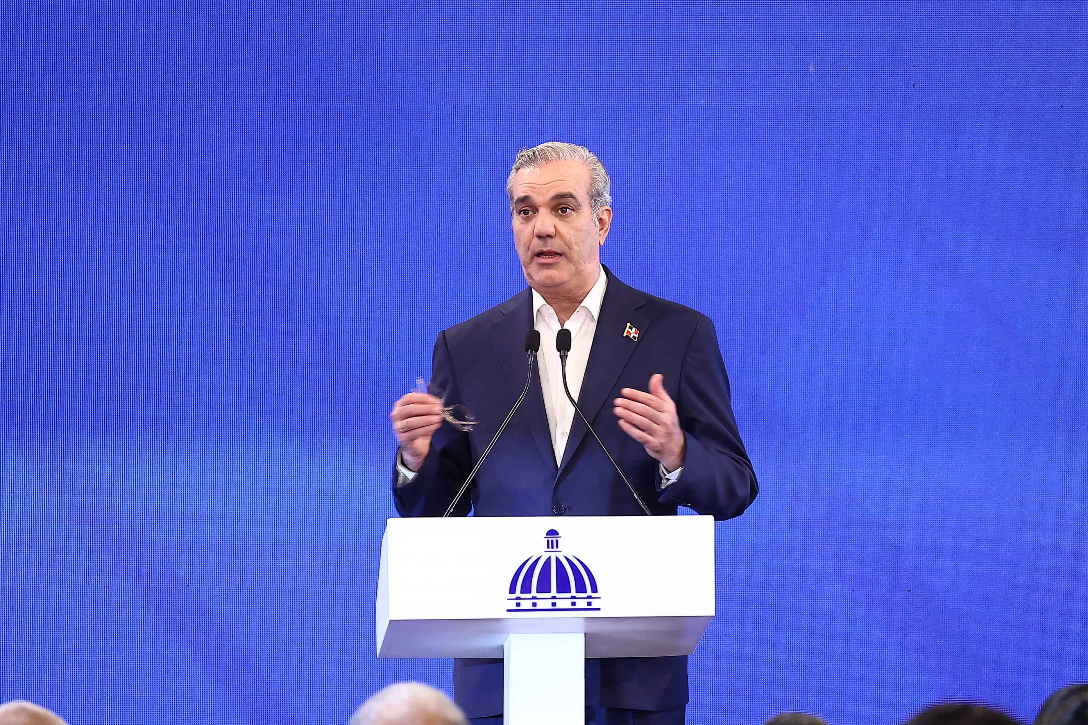 El presidente Luis Abinader habla en LA Semanal con la Prensa del lunes 2 de junio del 2025 en el Palacio Nacional. 