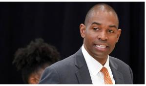 El vicegobernador de Nueva York lanza campaña y desafía a Kathy Hochul por la gobernación El vicegobernador de Nueva York lanza campaña y desafía a Kathy Hochul por la gobernación