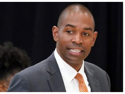 El vicegobernador Antonio Delgado desafía a Kathy Hochul
