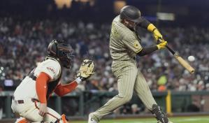 Elevado de sacrificio de José Iglesias en la décima entrada le da victoria a Padres