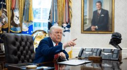 Trump rechaz&oacute; 6,000 indultos este mes tras otorgar antes perdones a sus aliados, seg&uacute;n NYT