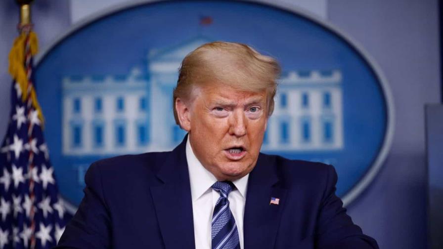 Trump pide formalmente al Congreso rescindir fondos a medios públicos y ayuda extranjera Trump pide formalmente al Congreso rescindir fondos a medios públicos y ayuda extranjera