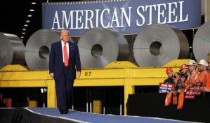 Trump firma el decreto que eleva al 50 % los aranceles sobre el acero y el aluminio