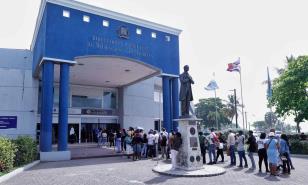 Migraci&oacute;n investiga estafa tras denuncia de entregas de permisos de trabajo fraudulentos