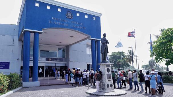 El cobro electrónico para pagos de servicios en Migración funciona con normalidad