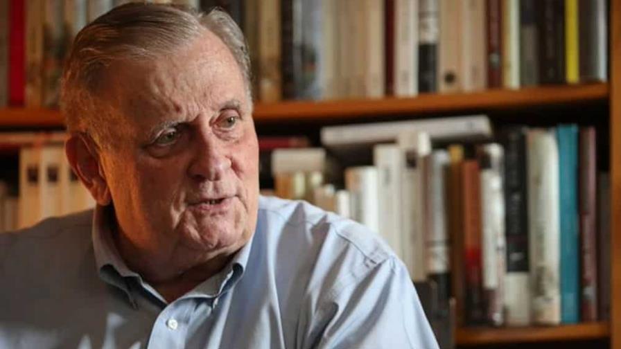 Muere Edmund White, aclamado novelista queer y finalista del Pulitzer Muere Edmund White, aclamado novelista queer y finalista del Pulitzer