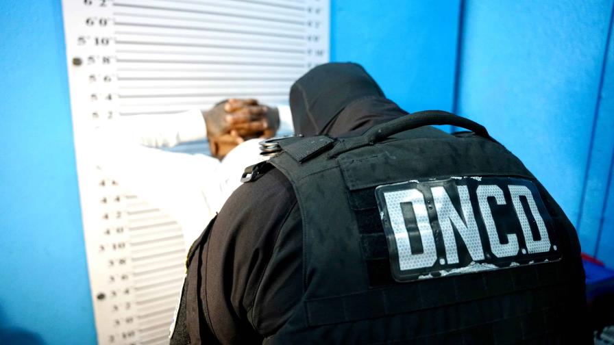 Dominicano buscado en EE. UU. por cuádruple homicidio es capturado por la DNCD Dominicano buscado en EE. UU. por cuádruple homicidio es capturado por la DNCD