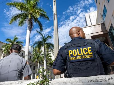 Intruso arrestado tras allanamiento en propiedad de Trump
