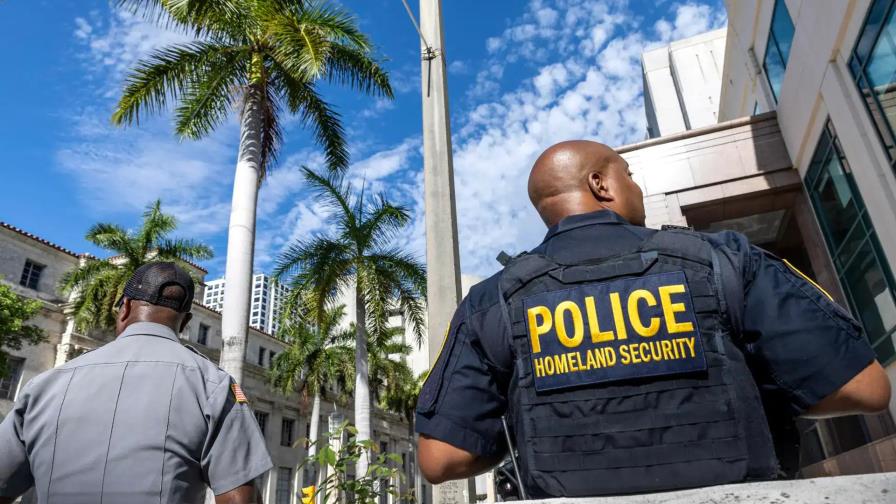 Arrestan a un hombre por allanar Mar-a-Lago para casarse con la nieta de Trump